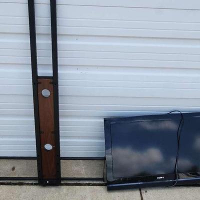 32" Sony TV With Mount 