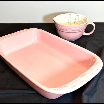 Retro-looking Baker and Measuring Cup