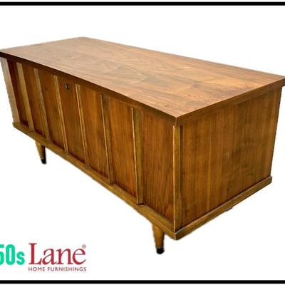 Lane 50s-60s Cedar Chest with Key.