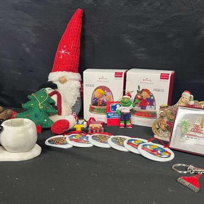 Sh627 peanuts ornaments more