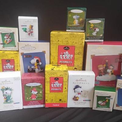 Sh470 peanuts hallmark ornaments 2