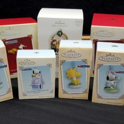 Sh490 hallmark peanuts cartoon ornaments mystery lot