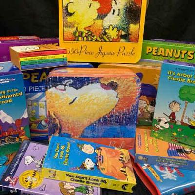 Sh482 peanuts puzzles and more mystery lot