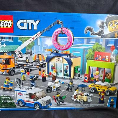 Sh517 lego city 60233 nib)