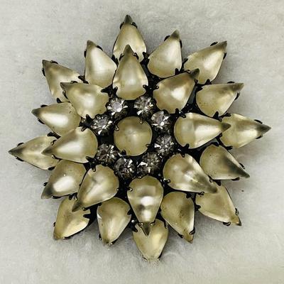 Vintage Fashion Brooch