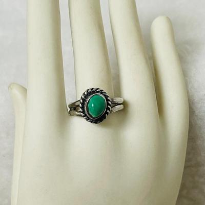 Silver and Turquoise Southwest Style Ring