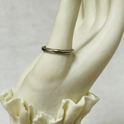 18K White Gold Ring