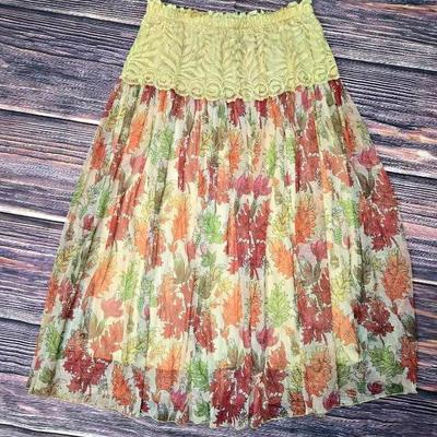 Skirt With Leaf Motifs 