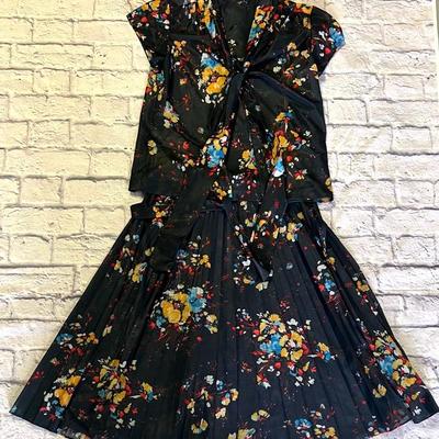Floral Patterned Skirt and Blouse Set 