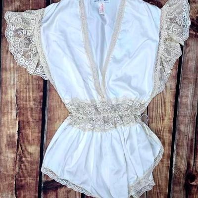 "Lily of France" Sleepwear Shirt
