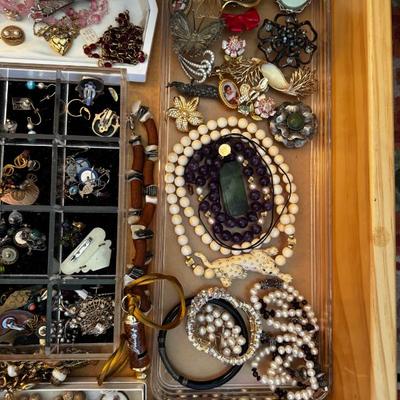 Sale Photo Thumbnail #571