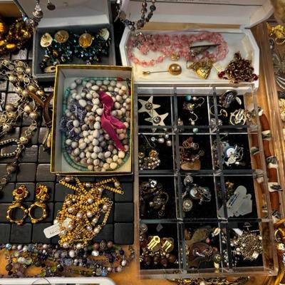 Sale Photo Thumbnail #570