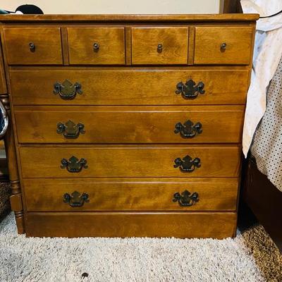 Medium dresser