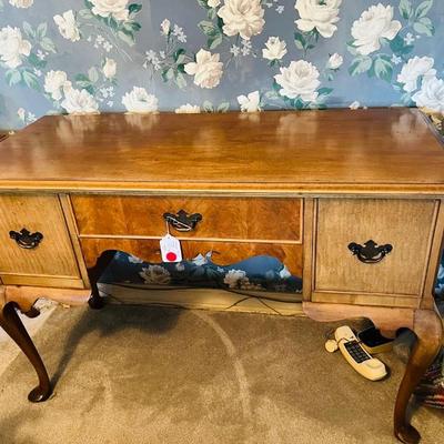 Sale Photo Thumbnail #17: Maple French style Vanity Dresser