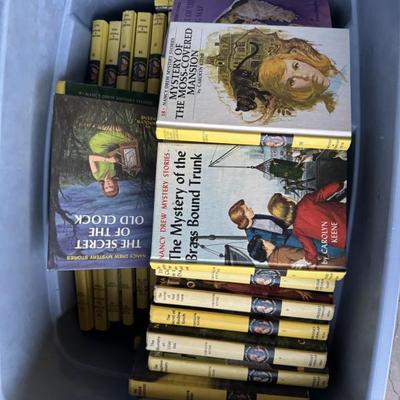 Sale Photo Thumbnail #25: Nancy Drew mystery novels complete set