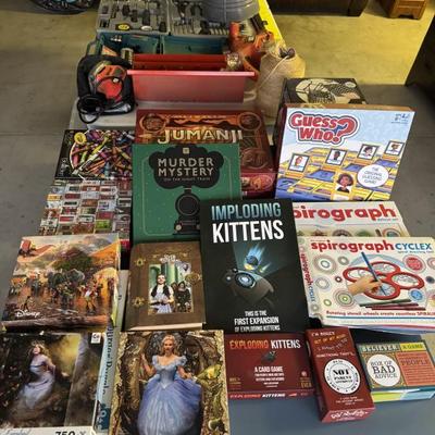 Sale Photo Thumbnail #19: Board games