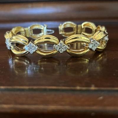 Sale Photo Thumbnail #374