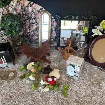 Bunches Of Decor