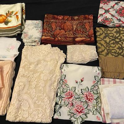 Tablecloths & Runners