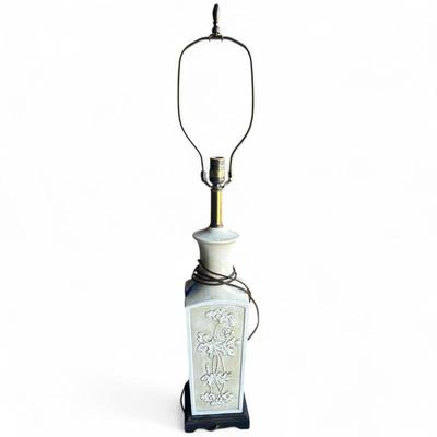 Oriental Ceramic Table Lamp w/ Wooden Base