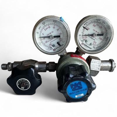 Matheson Model 3501 Gas Regulator, 300 Psi, Stainless Steel