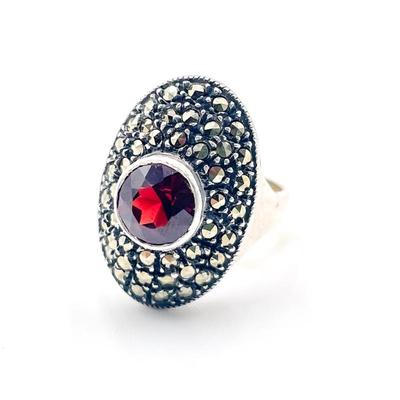 Sterling Silver Ring with Garnet and Marcasite Size 7