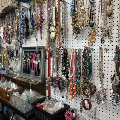 Sale Photo Thumbnail #53