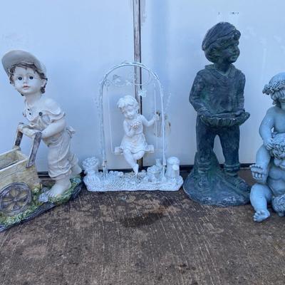 Garden Helpers 