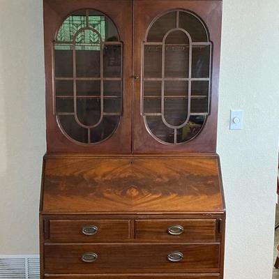 Antique Mahogany Hutch By Imperial Grand Rapids With 2 Keys