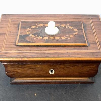 1860 Antique Sewing Chest