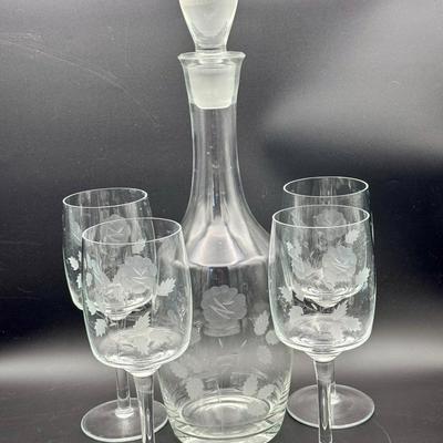 Etched Glass Decanter With (4) Cups