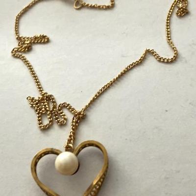 Gold Tone chain with HEART!