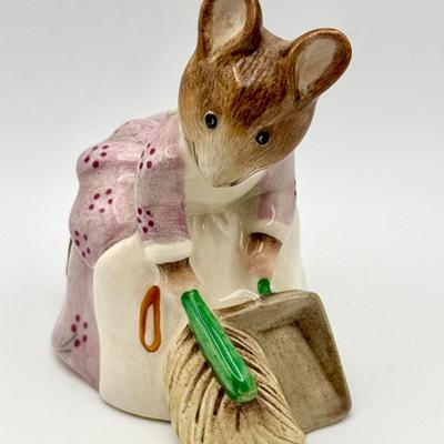 Royal Albert “Hunca Munca Sweeping” Figurine – Beatrix Potter Collection