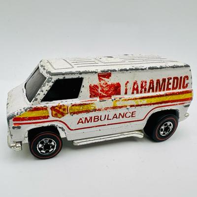 HOT WHEELS 1974 Ambulance Red Line