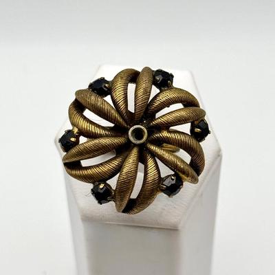 Mid-Century Bold Rosette Cocktail Ring – Size 9.25
