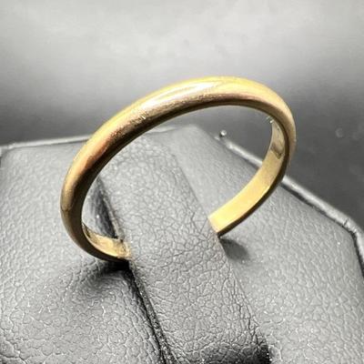 Classic 14K Gold Wedding Band Size 5.25