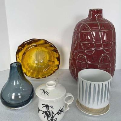 Blenko Free Form Ashtray With Pottery Vase And Decor 