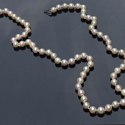 Genuine Cultured Pearl Necklace with 14K White Gold Clasp