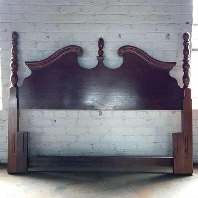 An American Drew Chippendale Style Queen Size Bed Frame