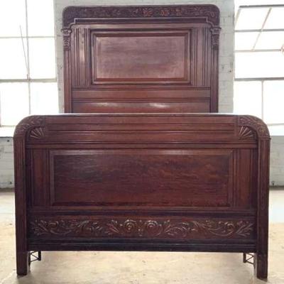 Cincinnati Art Carved (Attr.) Finely Carved Bespoke Solid Oak Full Bed Frame, Circa 1890