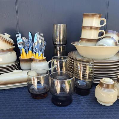 Wallace Heritage Stoneware & More (K)