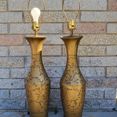 Pair of Fancy Plaster Lamps (BR2)