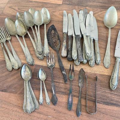 Vintage Silver Plated Spoons, Knives, Forks 3:15.35oz