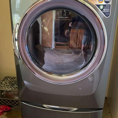 Electrolux Washing Machine Looks Brand New 54” High X 30” Deep X 28” Wide