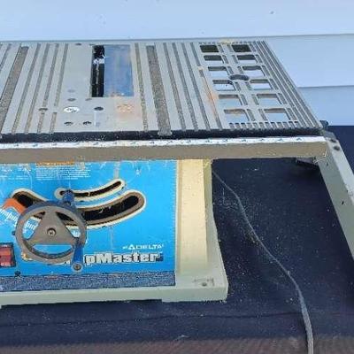 Delta ShopMaster Table Saw with Some Accessories