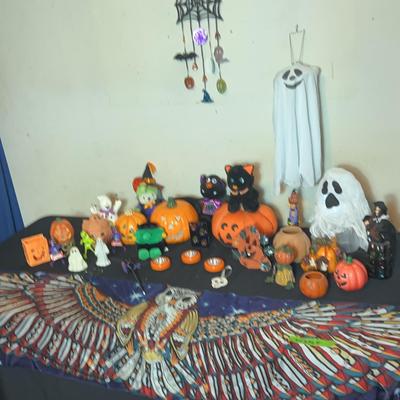 AY336E Pumpkins & Ghosts