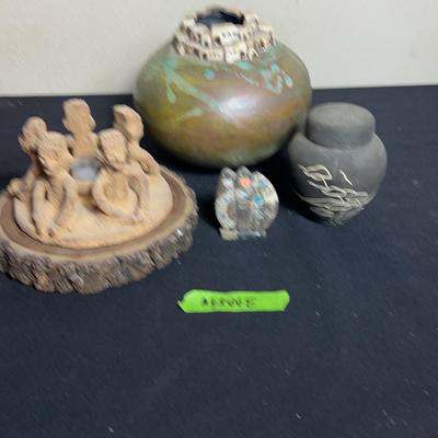 AY344E Handcrafted And Mayan Pottery 