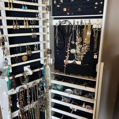 Sale Photo Thumbnail #20