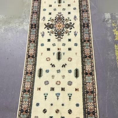 Hand-knotted Medallion Pictorial Style Runner