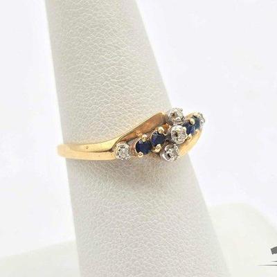 #720 • 14k Gold Topaz and Diamond Ring, 2.6g
